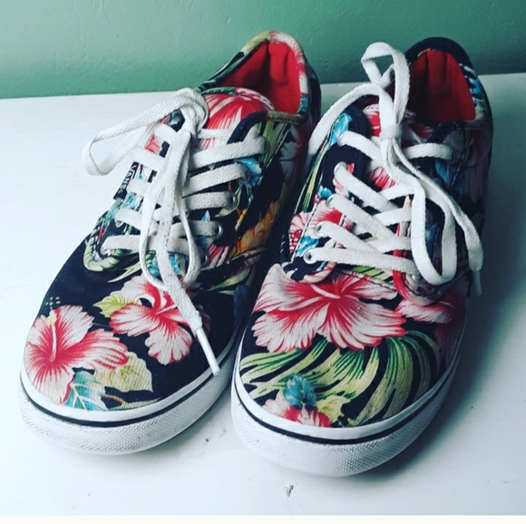 hawaiian tennis shoes